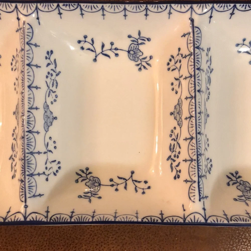 Vintage Royal China Blue & White Relish Condiment Candy Nut Divided Dish 15